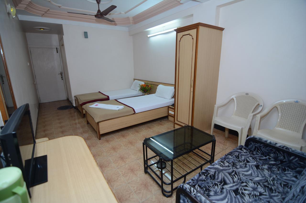 Hotel Kirti Jāmnagar Dış mekan fotoğraf