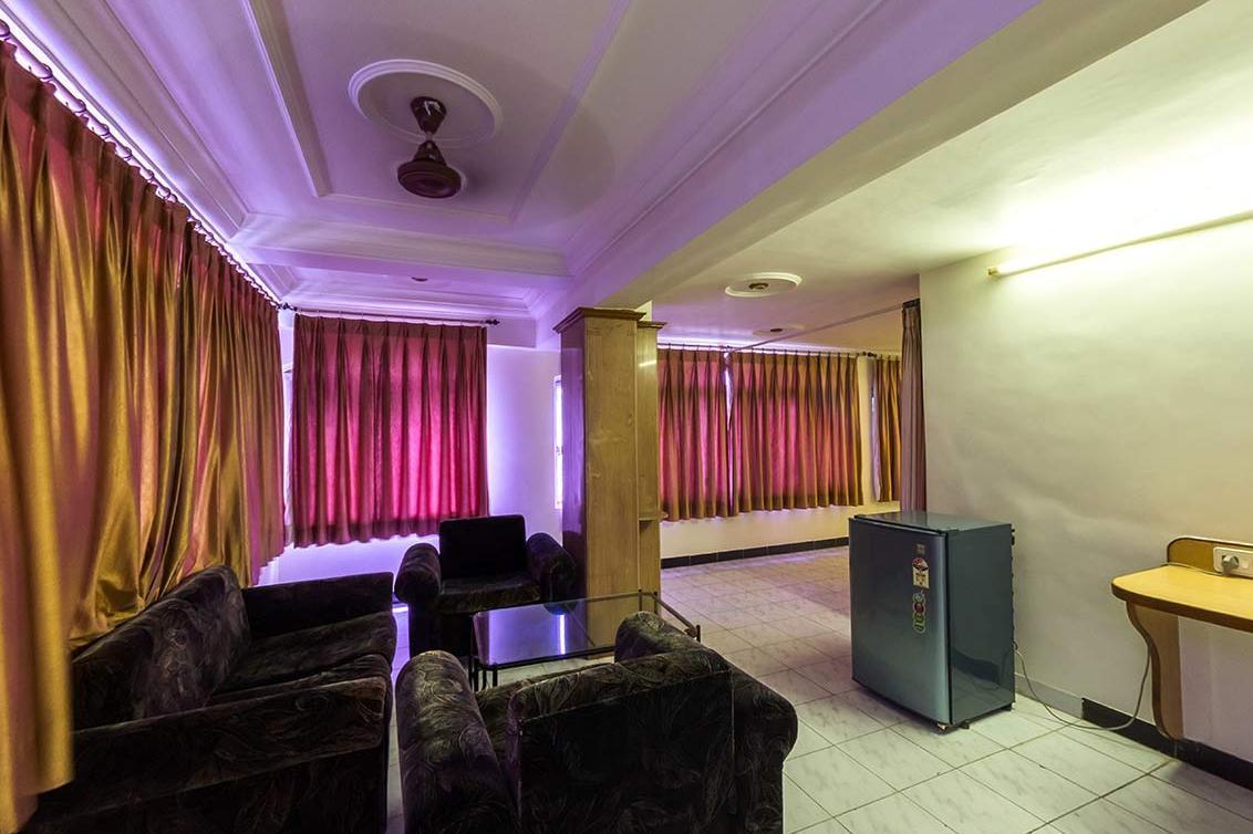 Hotel Kirti Jāmnagar Dış mekan fotoğraf